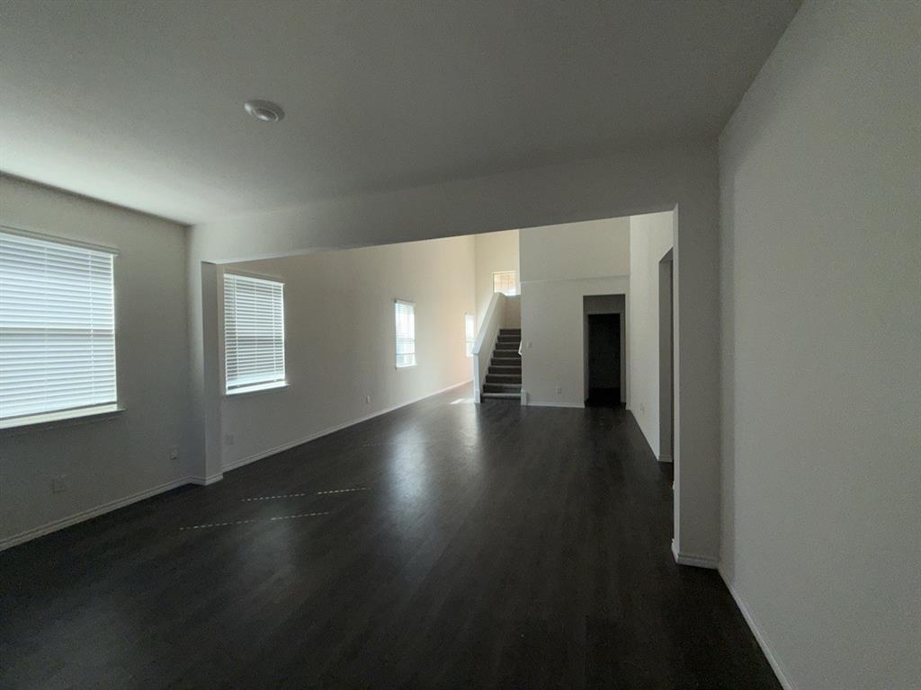 3537 Mildren Bend Property Photo 5
