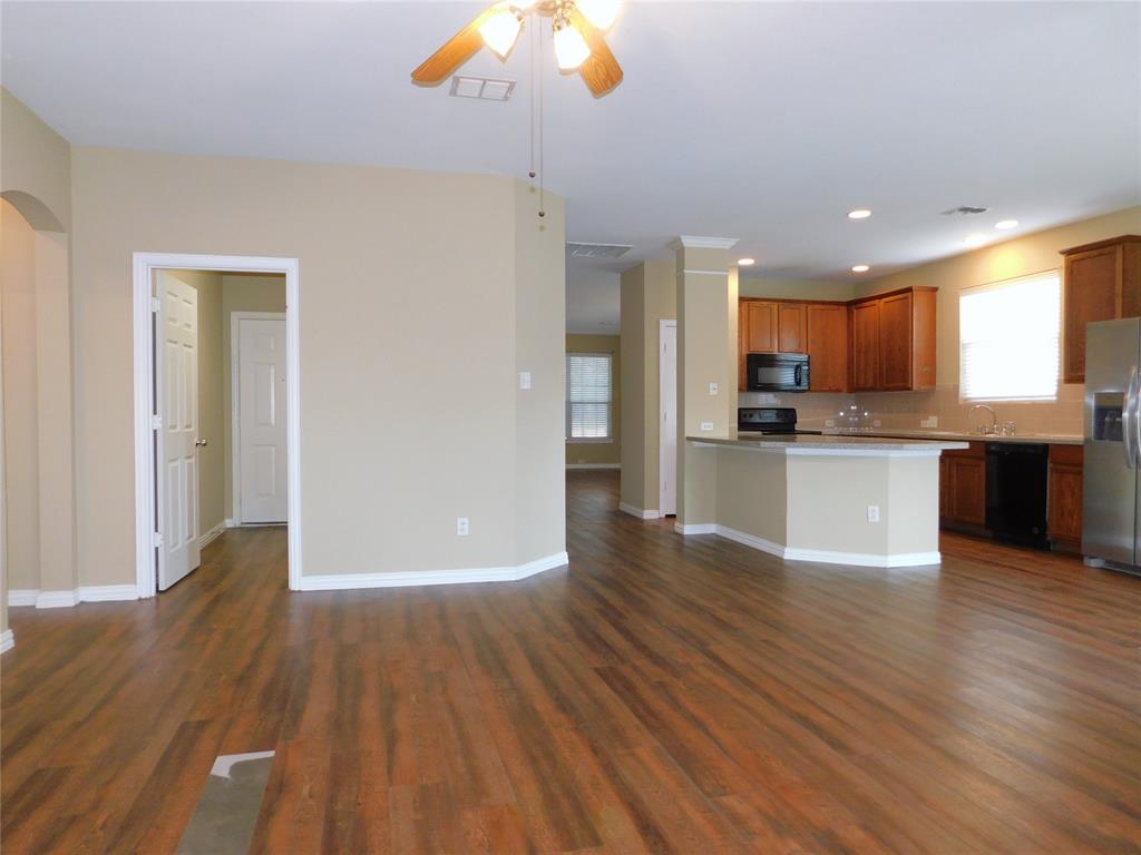 316 Hummingbird Drive Property Photo 10