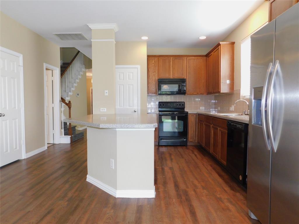 316 Hummingbird Drive Property Photo 12
