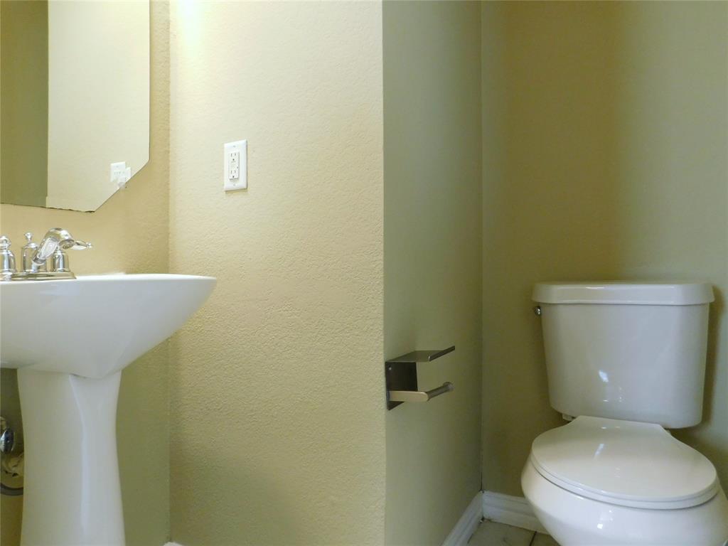 316 Hummingbird Drive Property Photo 22