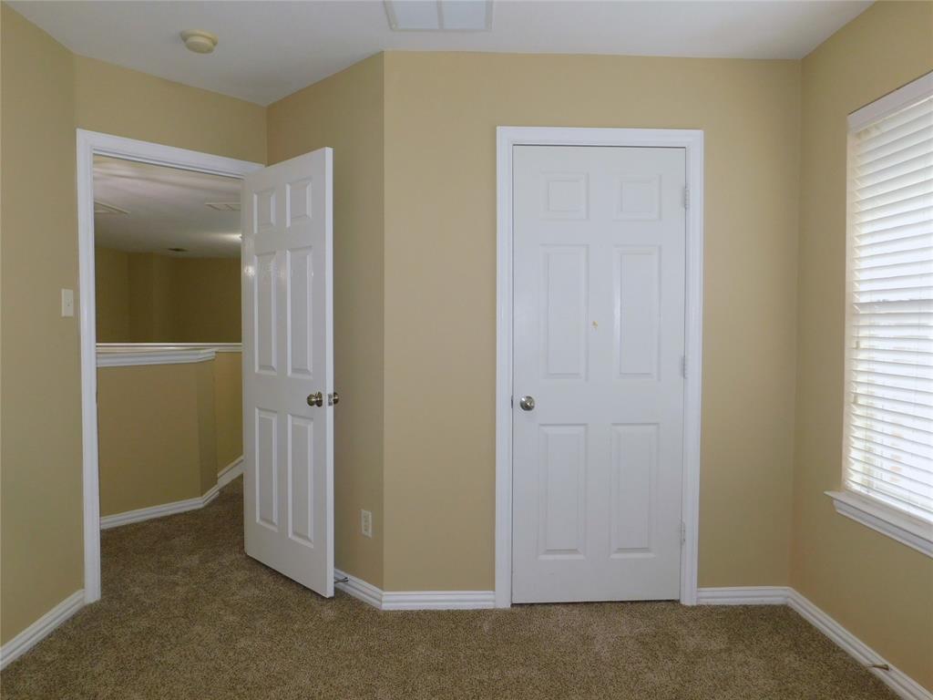 316 Hummingbird Drive Property Photo 26