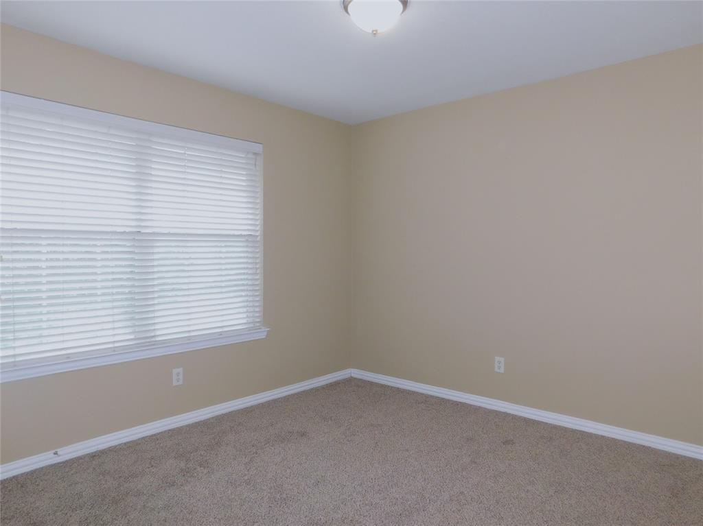 316 Hummingbird Drive Property Photo 27