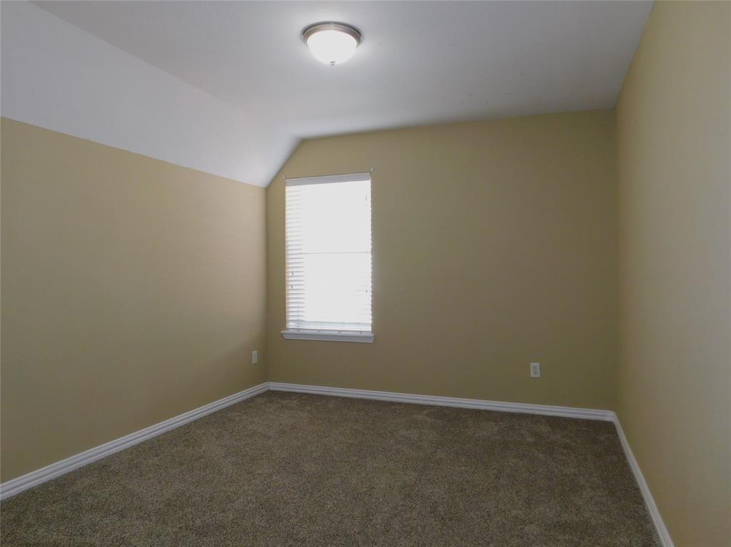 316 Hummingbird Drive Property Photo 32