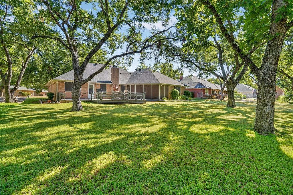 9216 Hanging Moss Drive Property Photo 4