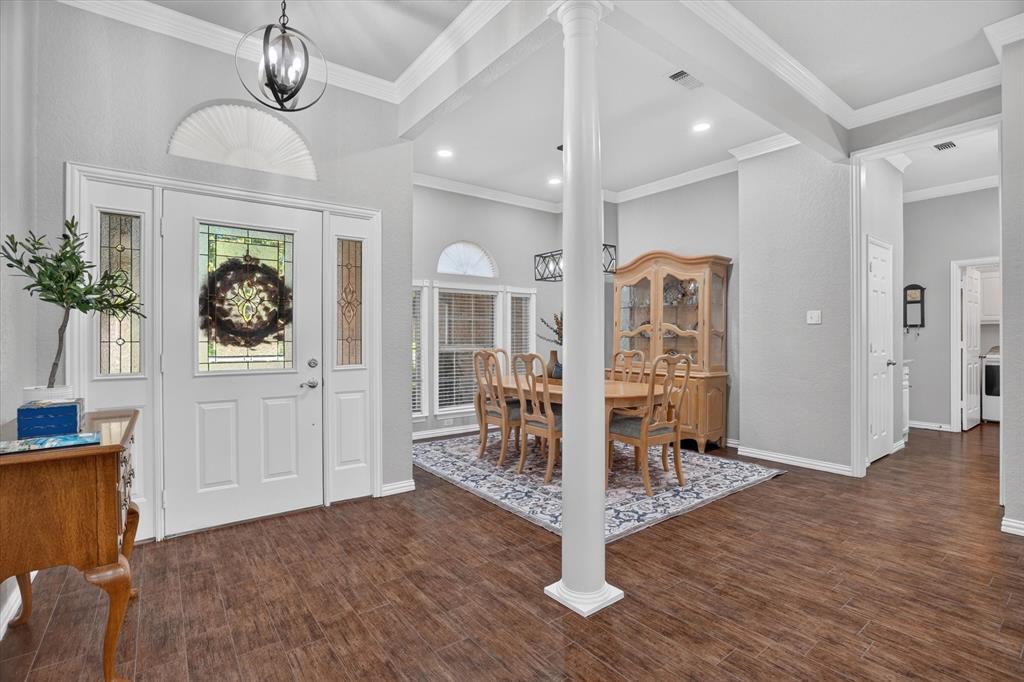 9216 Hanging Moss Drive Property Photo 6