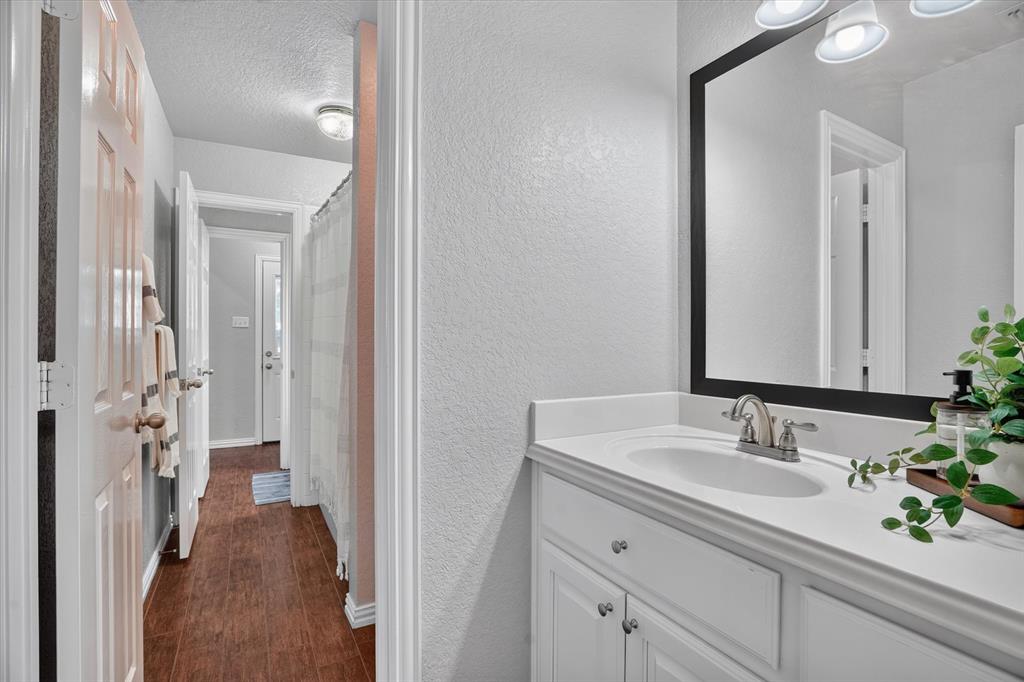 9216 Hanging Moss Drive Property Photo 26