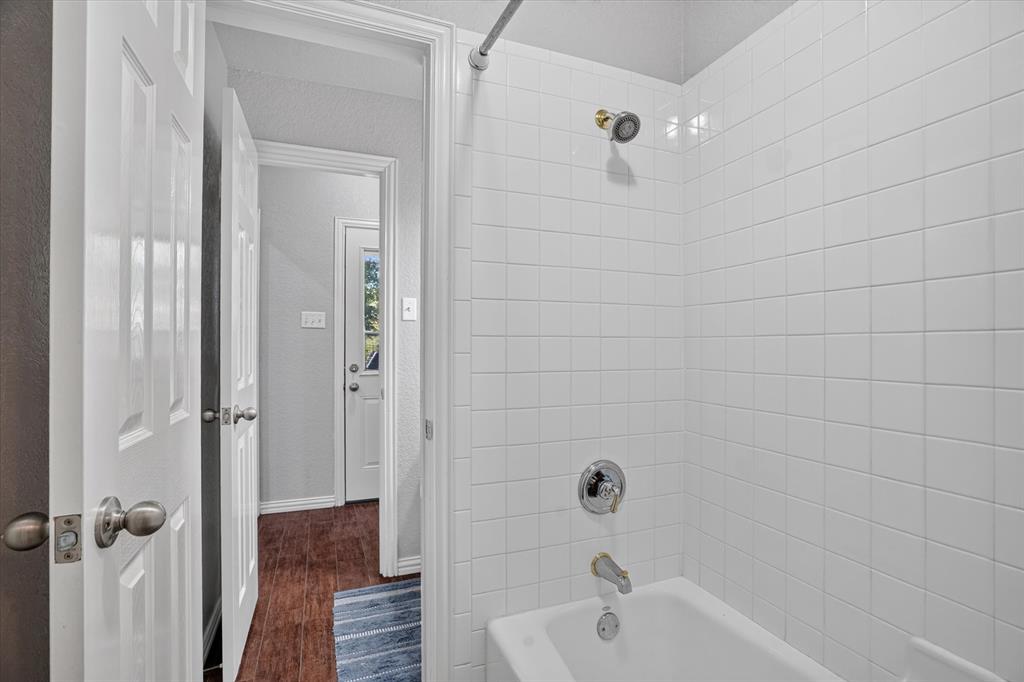 9216 Hanging Moss Drive Property Photo 31