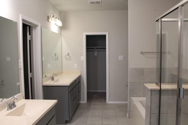 3705 Fossil Tree Lane Property Photo 10