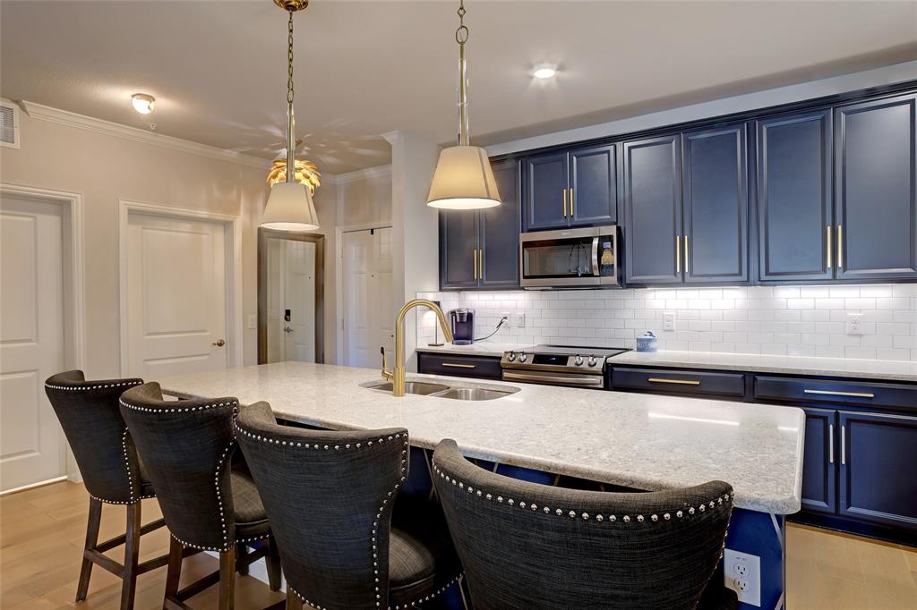 651 N Watters Road 1204 Property Photo 5