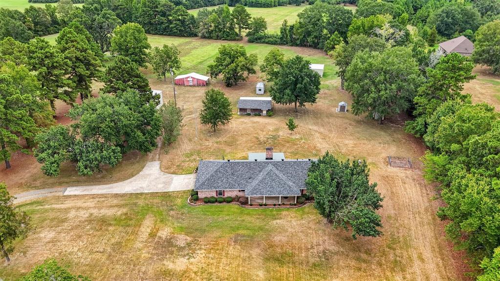 10610 Twin Oaks Road Property Photo 3