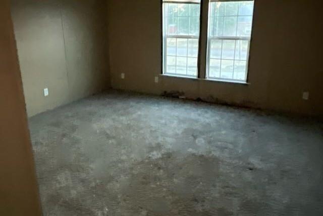 209 N Avenue C Property Photo 22
