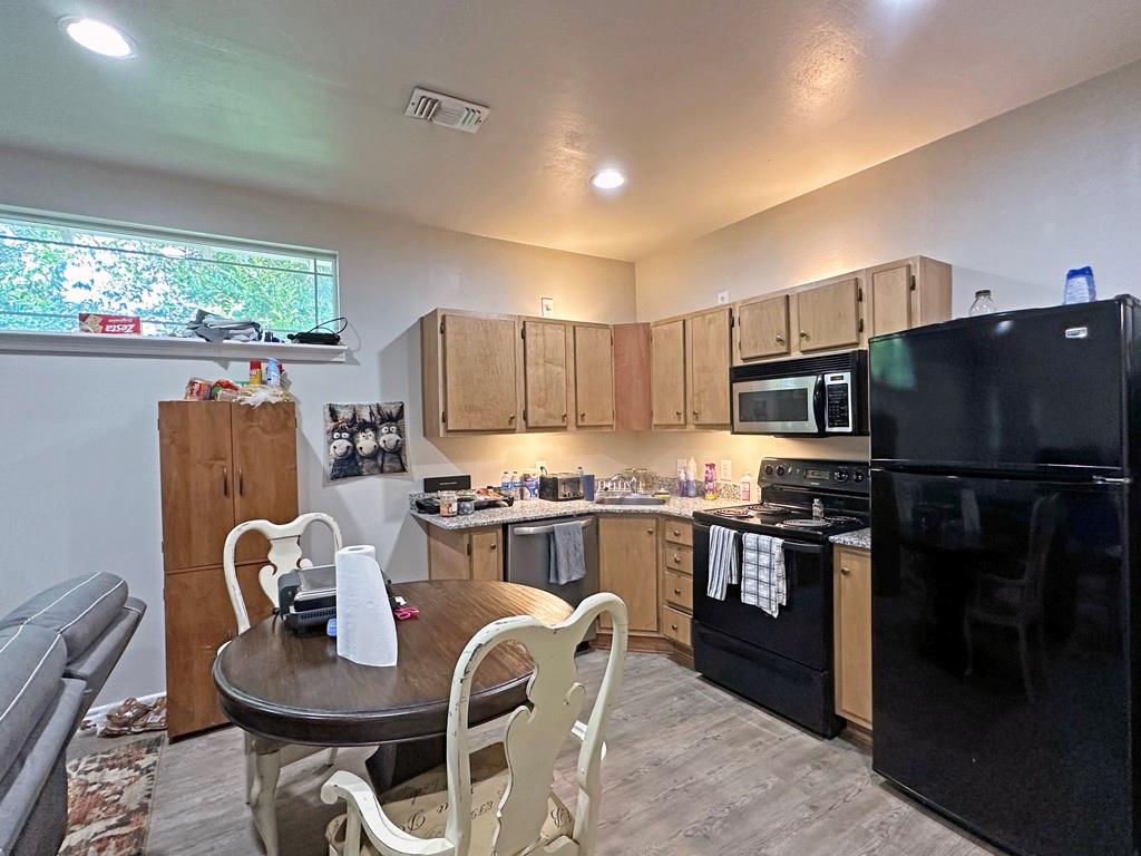 11281 Moss Street Property Photo 5