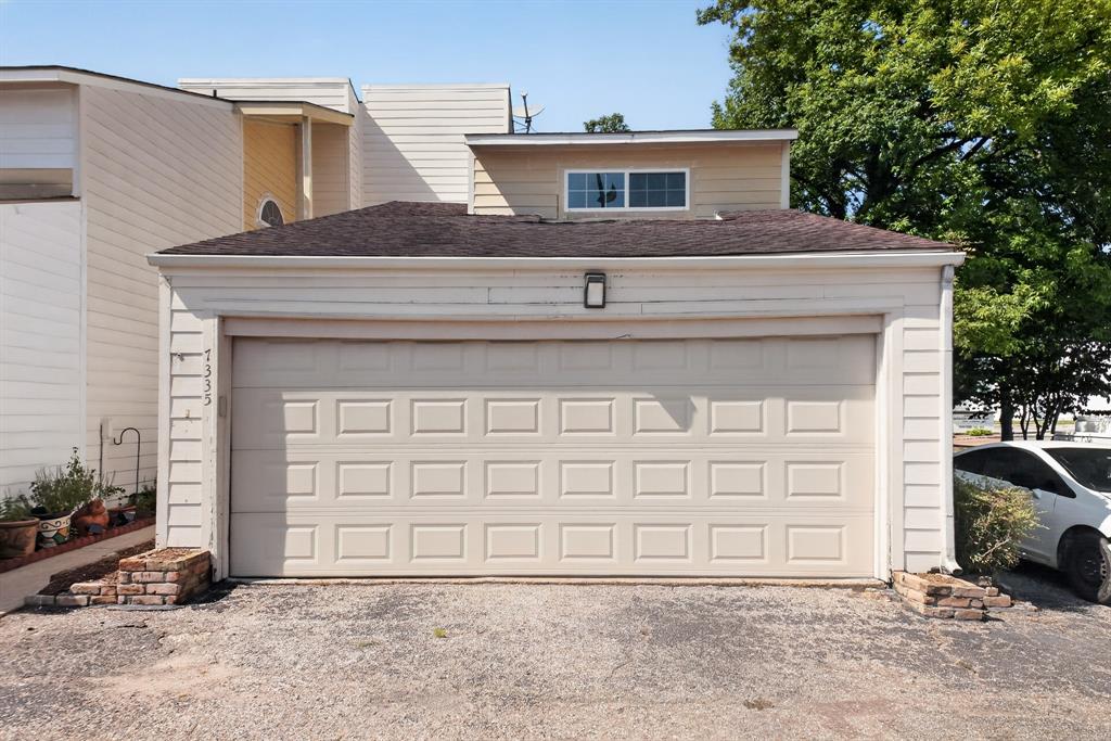 7335 Antoine Drive Property Photo 3
