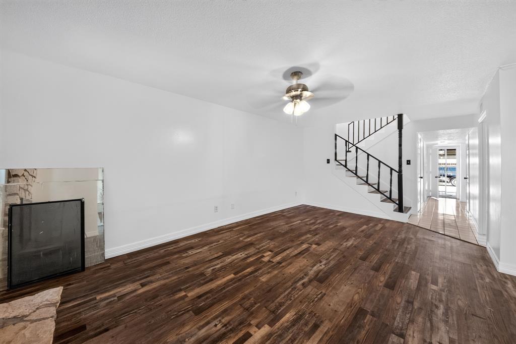 7335 Antoine Drive Property Photo 8