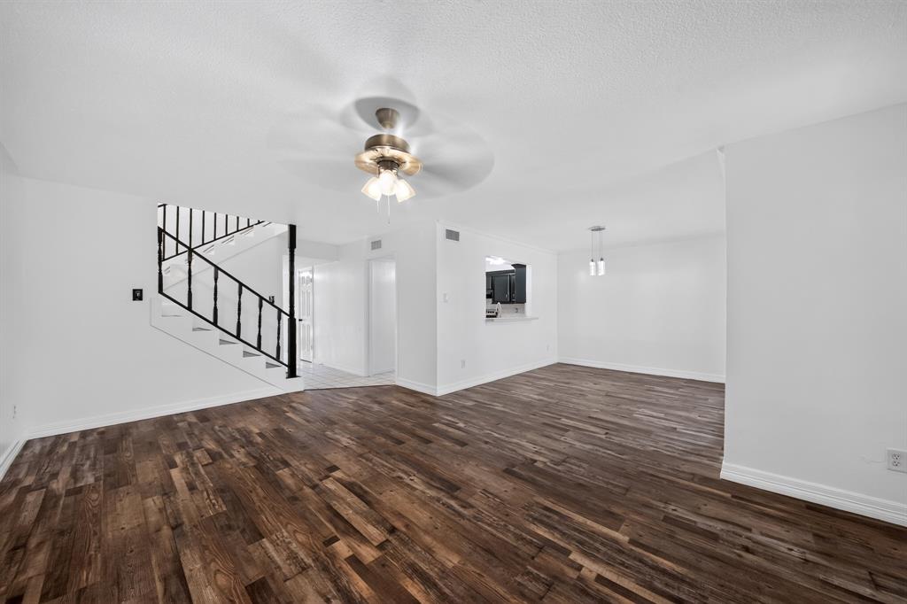 7335 Antoine Drive Property Photo 9