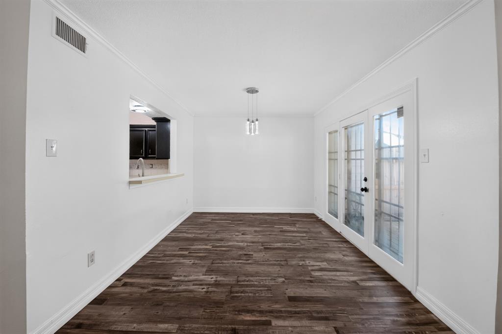 7335 Antoine Drive Property Photo 14