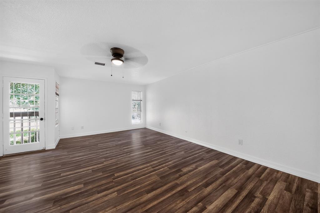 7335 Antoine Drive Property Photo 18