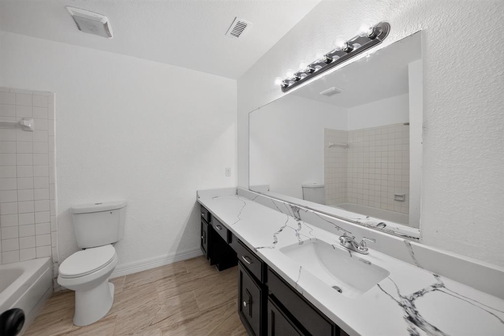 7335 Antoine Drive Property Photo 21