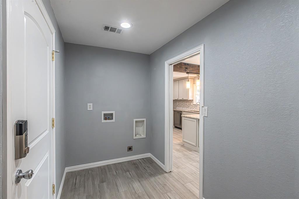 5713 Tracyne Drive Property Photo 14