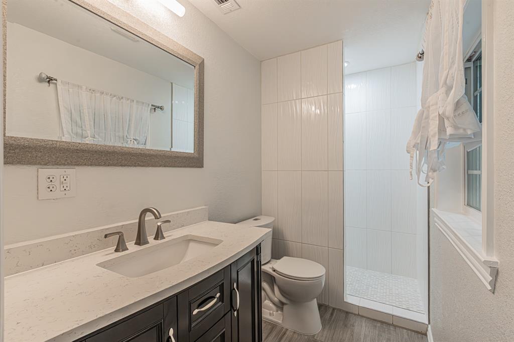 5713 Tracyne Drive Property Photo 17