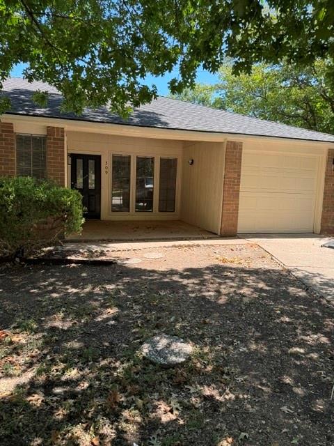309 West Court Property Photo 1
