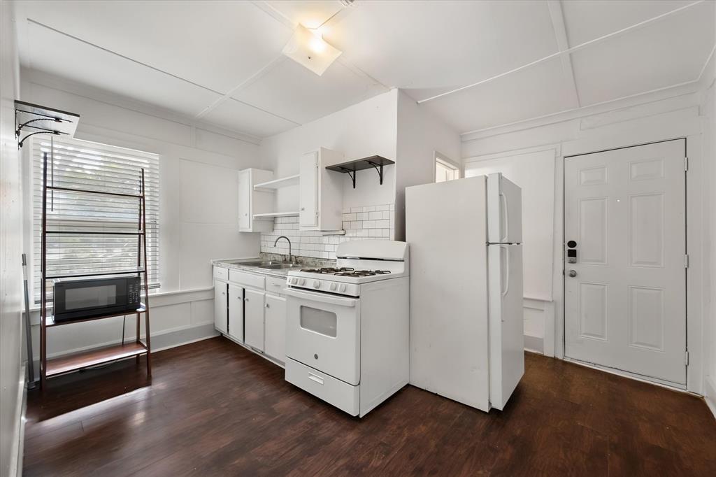 3715 Travis Avenue C Property Photo 8