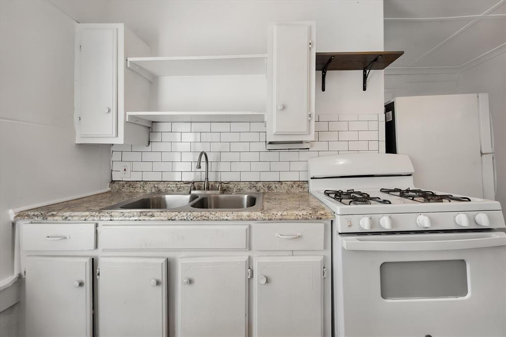 3715 Travis Avenue C Property Photo 9