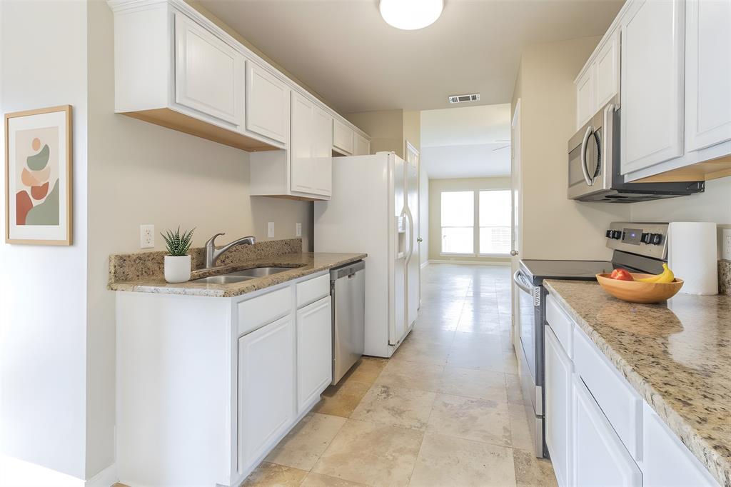 1070 Mellanie Lane Property Photo 7