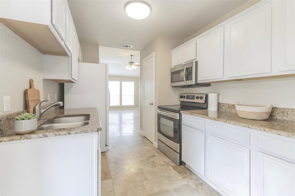 1070 Mellanie Lane Property Photo 8
