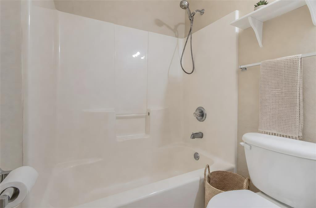1070 Mellanie Lane Property Photo 16