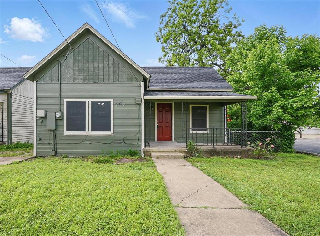 906 E Houston Street Property Photo 1