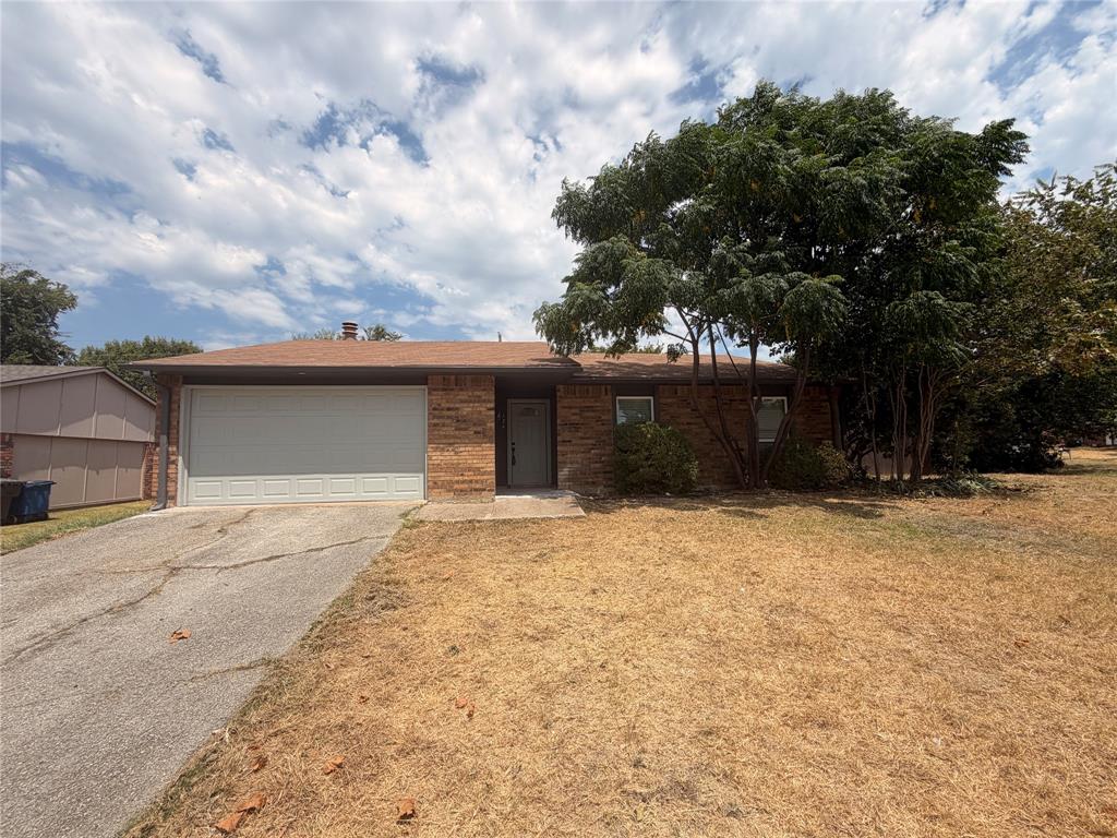 124 W Way Drive Property Photo 2