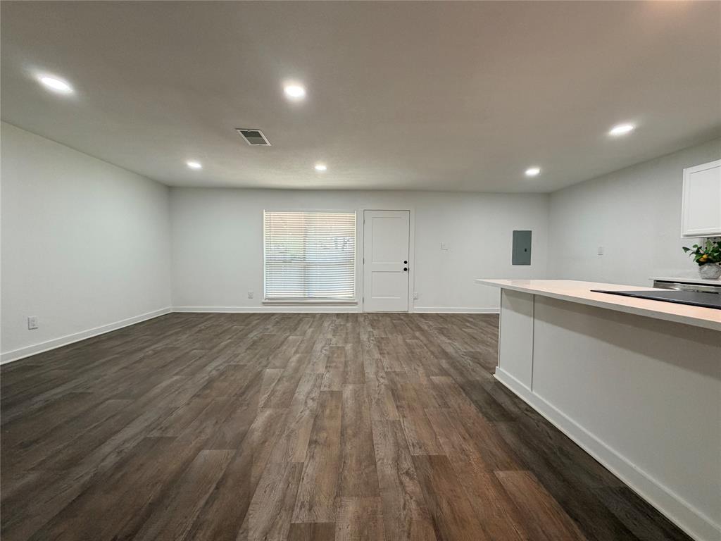 124 W Way Drive Property Photo 4
