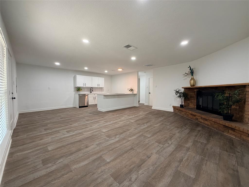124 W Way Drive Property Photo 7