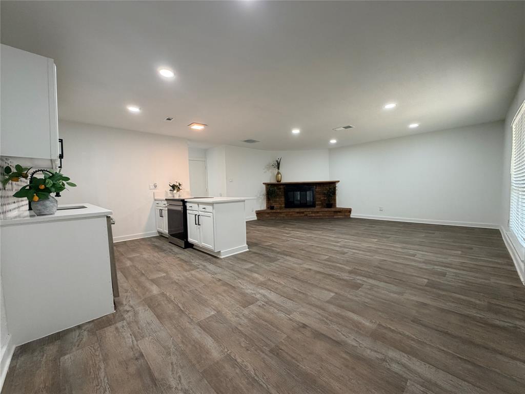 124 W Way Drive Property Photo 11