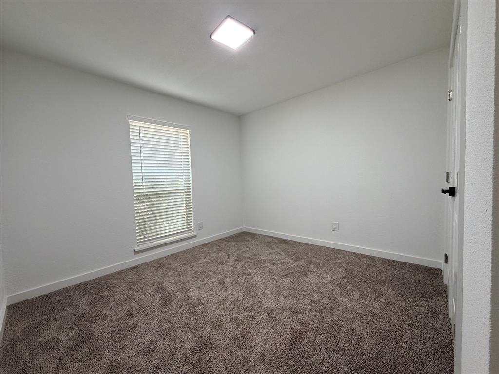 124 W Way Drive Property Photo 13