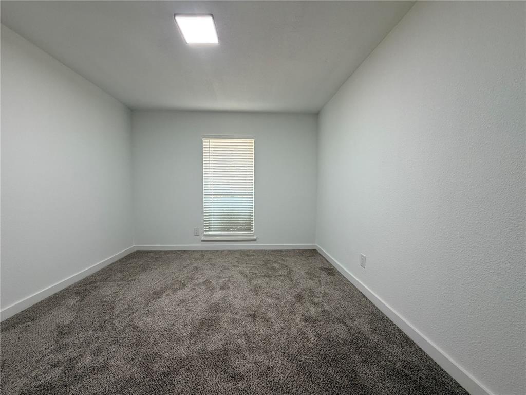 124 W Way Drive Property Photo 14