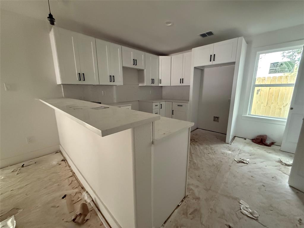 2703 Springdale Street Property Photo 3