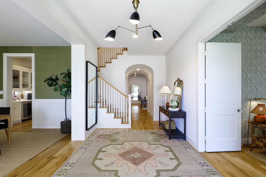 7407 Morton Street Property Photo 2
