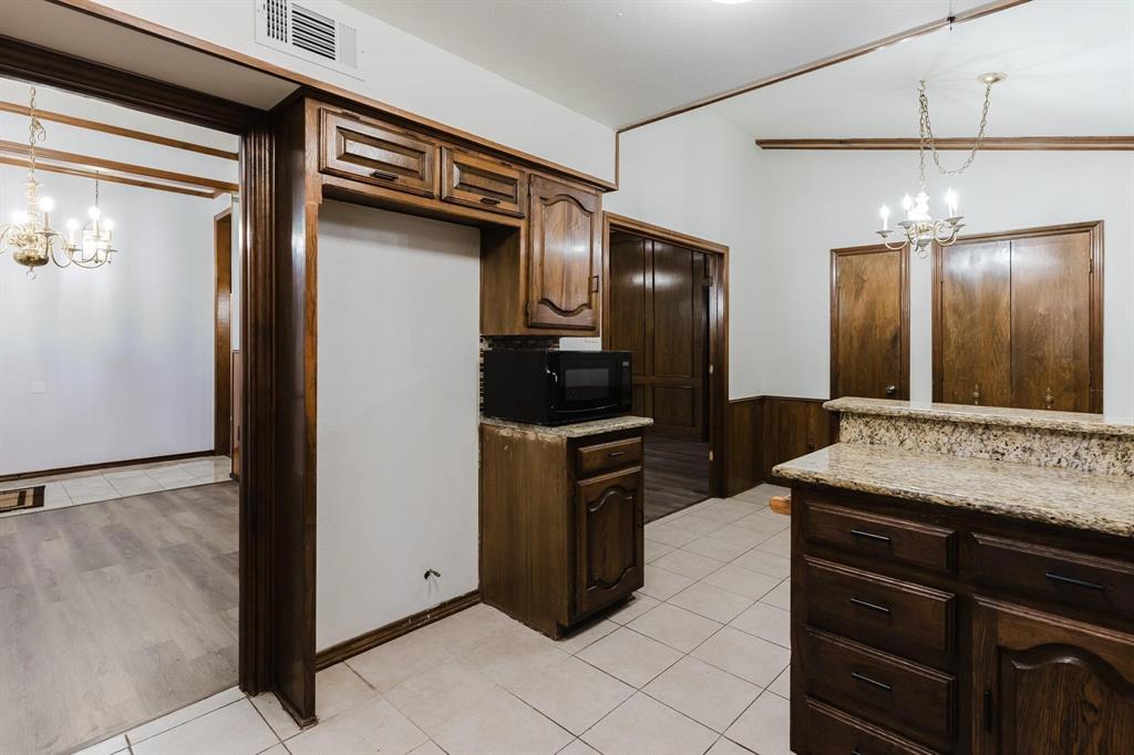 706 Mount Vernon Drive Property Photo 3