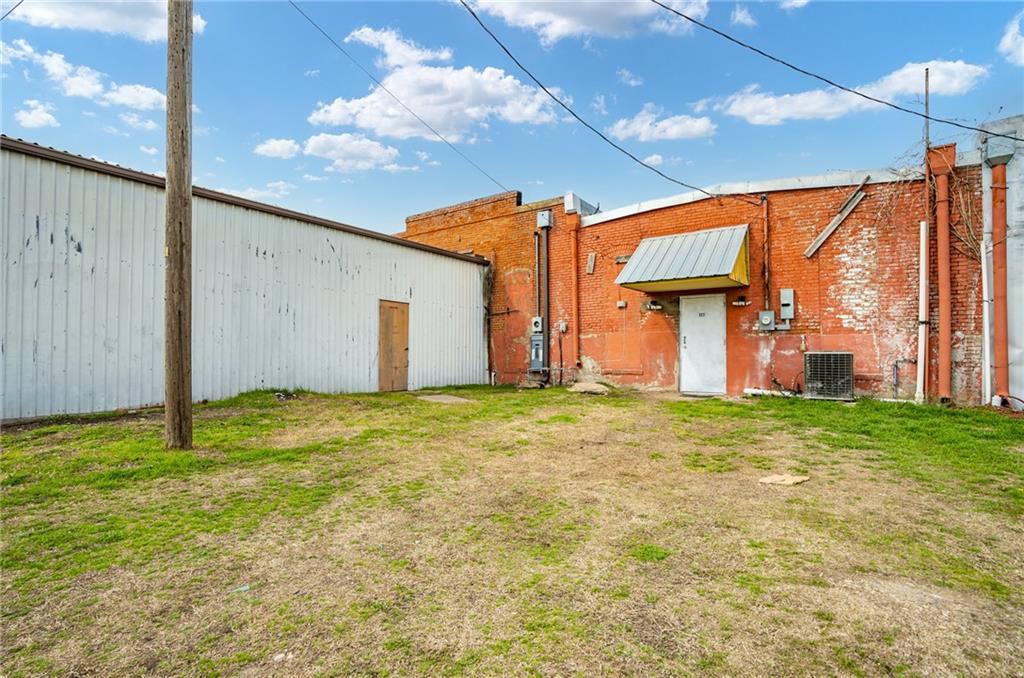 103 W Main Street Property Photo 16