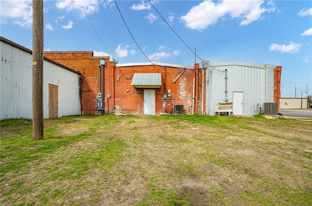103 W Main Street Property Photo 17