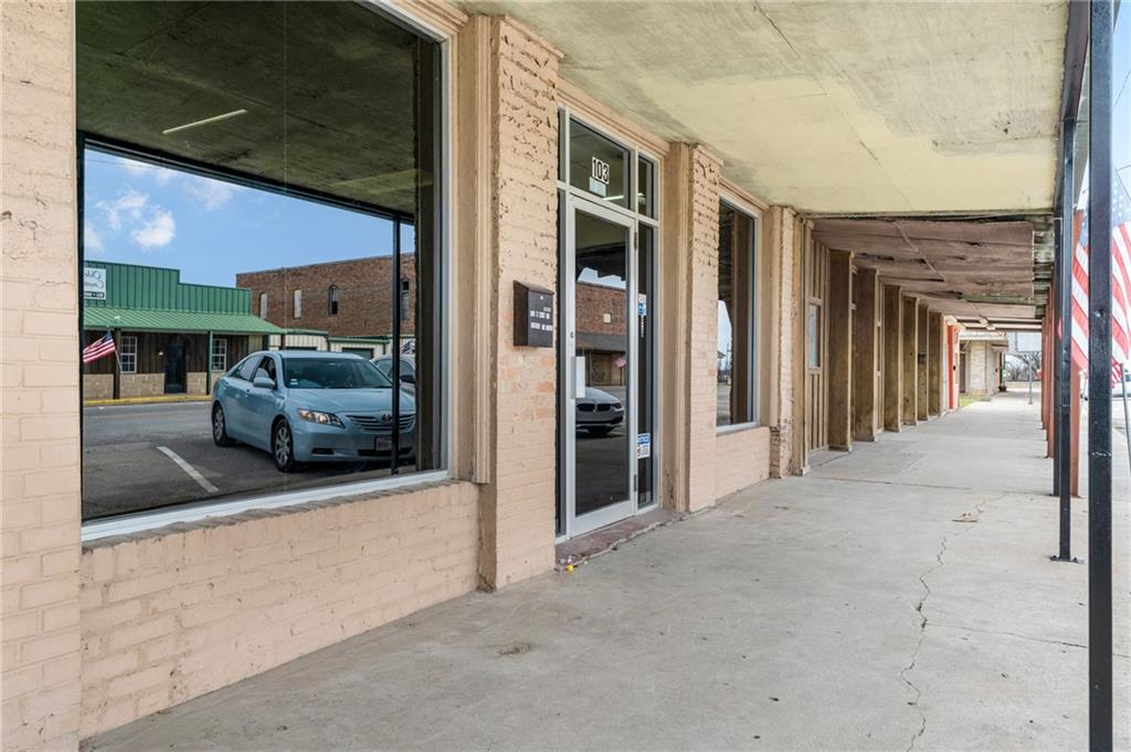 103 W Main Street Property Photo 18