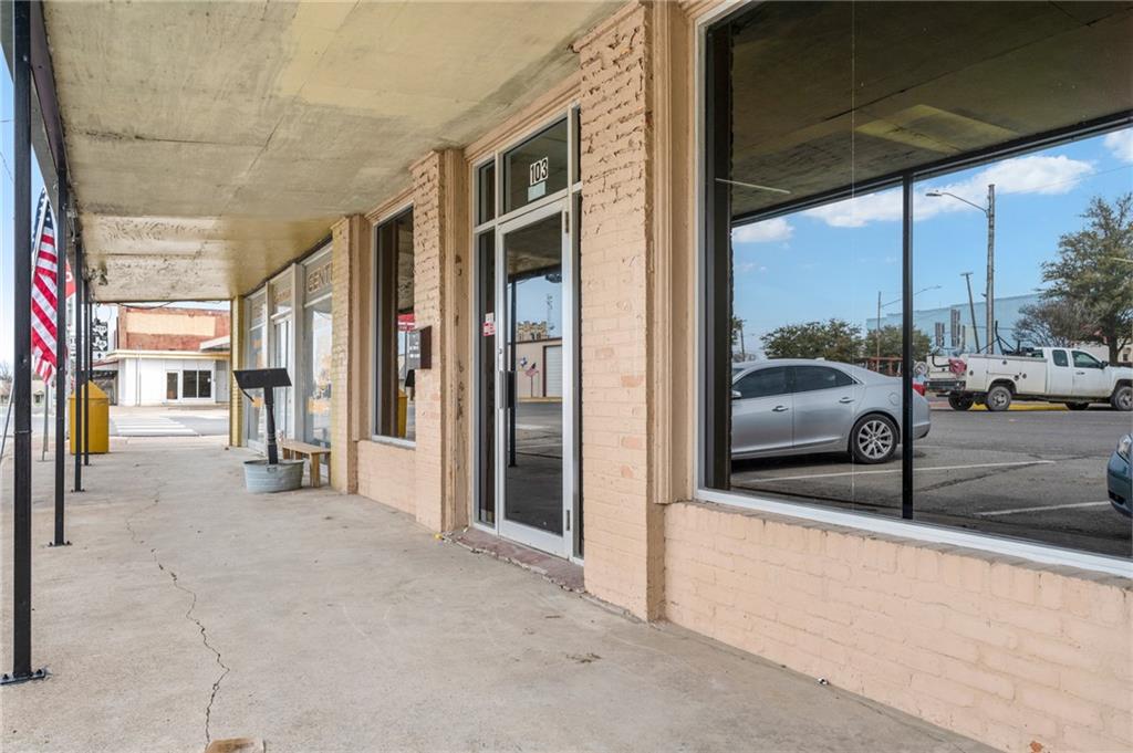 103 W Main Street Property Photo 19