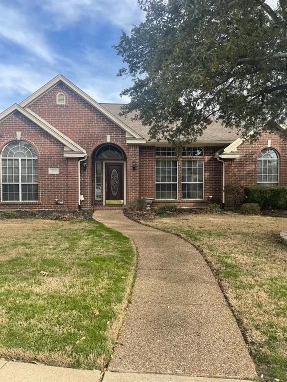 402 Buttonwood Drive Property Photo 1