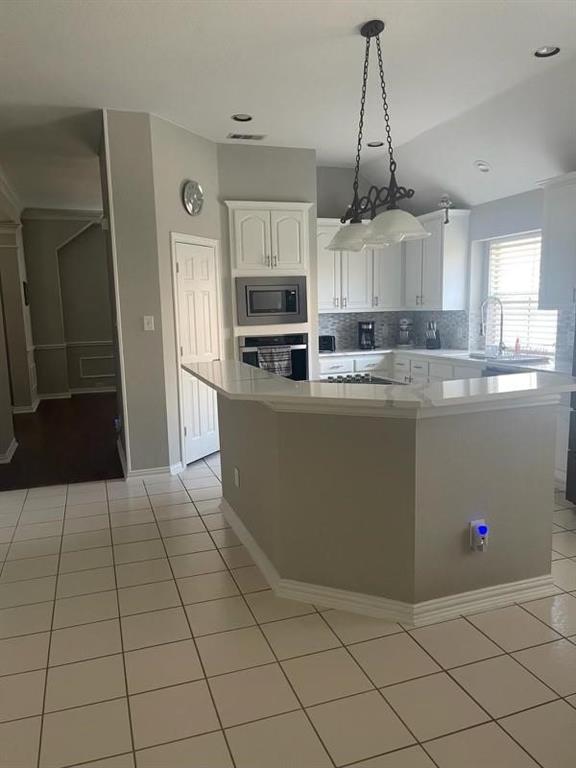 402 Buttonwood Drive Property Photo 8