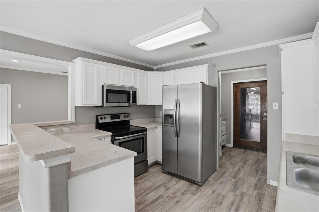 339 Outboard Drive Property Photo 12