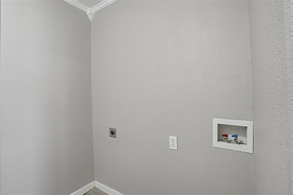 339 Outboard Drive Property Photo 25