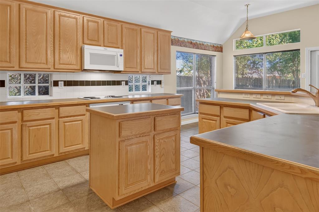 6928 Spring Valley Way Property Photo 16