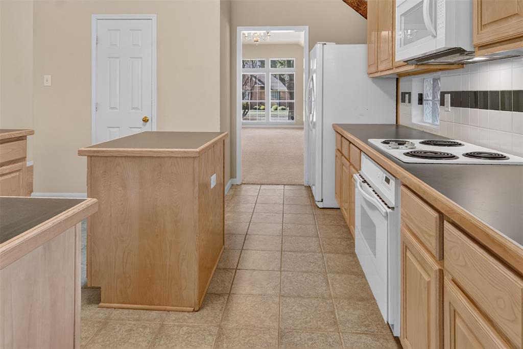 6928 Spring Valley Way Property Photo 18